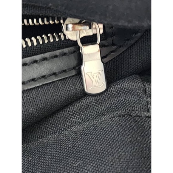 Authentic Louis Vuitton LV Monogram Messenger Bag Dark Green/Black - Picture 9 of 15